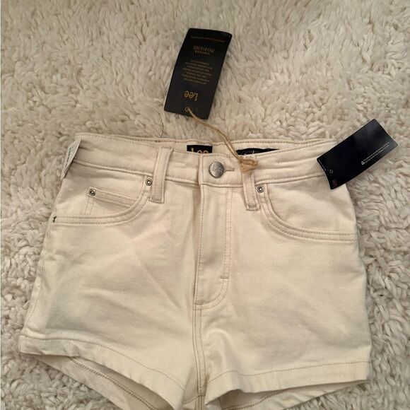 Free People Lee Bone Shorts 24 BNWT Non Smoking Bone Colored - Picture 7 of 9
